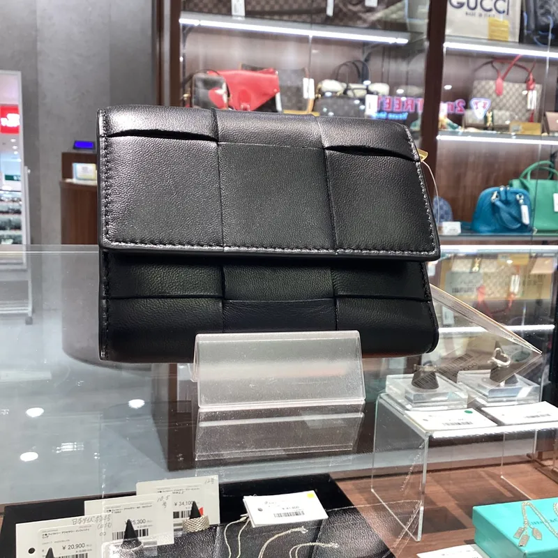 販売商品:：ボッテガヴェネタ マキシイントレ 折財布｜上野マルイ